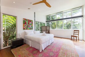 3 bedrooms, iron/ironing board, bed sheets