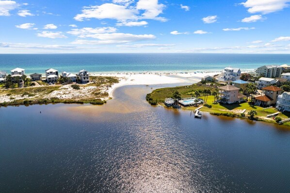 Beach nearby - NEW! 4 BR with en-suite baths, HEATED Pool, Bikes, Gated Community, close to shopping & beach (Seagrove Beach)