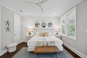 4 bedrooms, iron/ironing board, free WiFi, bed sheets - NEW! 4 BR with en-suite baths, HEATED Pool, Bikes, Gated Community, close to shopping & beach (Seagrove Beach)