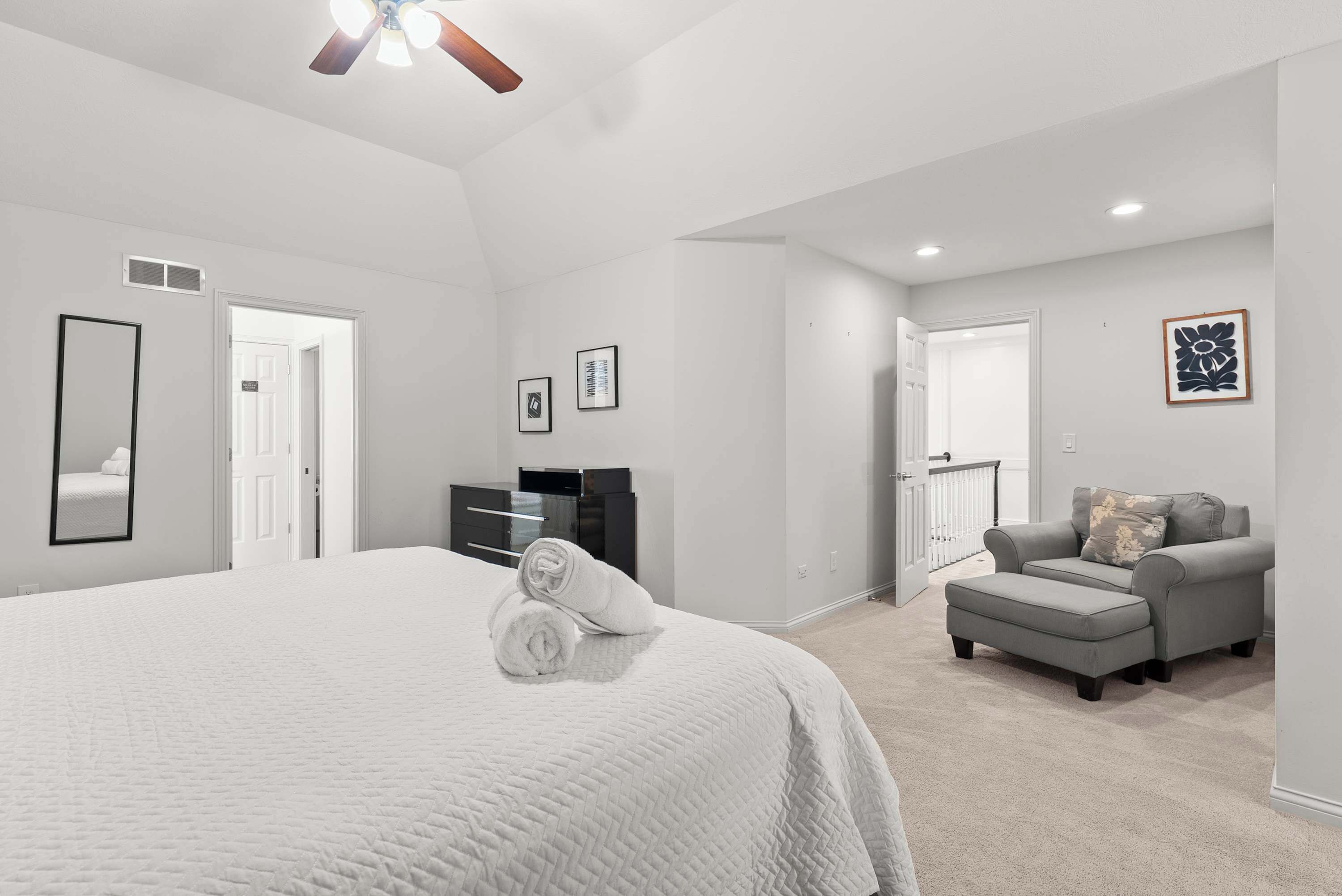 House, Multiple Beds, Patio, Garden View (The Gahanna Grand) | 5 bedrooms, desk, laptop workspace, individually decorated