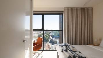 2 bedrooms, iron/ironing board, travel cot, free WiFi