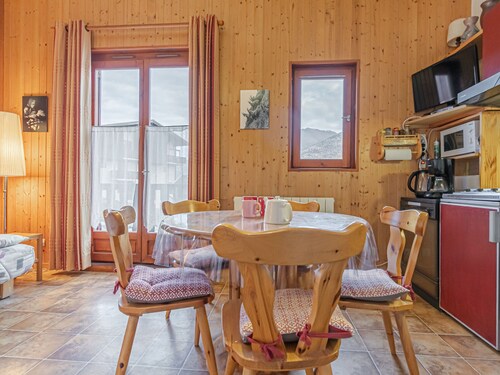 Flat with balcony and WIFI, near slopes