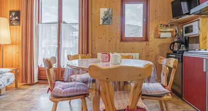 Flat with balcony and WIFI, near slopes