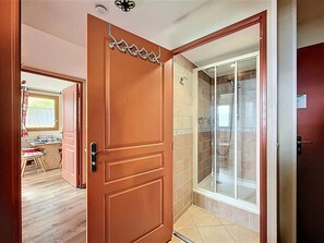 Bathroom - Comfortable T3 Apartment with Balcony and Parking (Le Corbier)