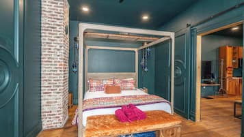 Apartment, 1 King Bed, Kitchen (Timeless on Main 2) | 1 bedroom, individually decorated, individually furnished