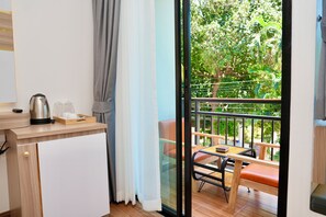 Queen Room | Free WiFi