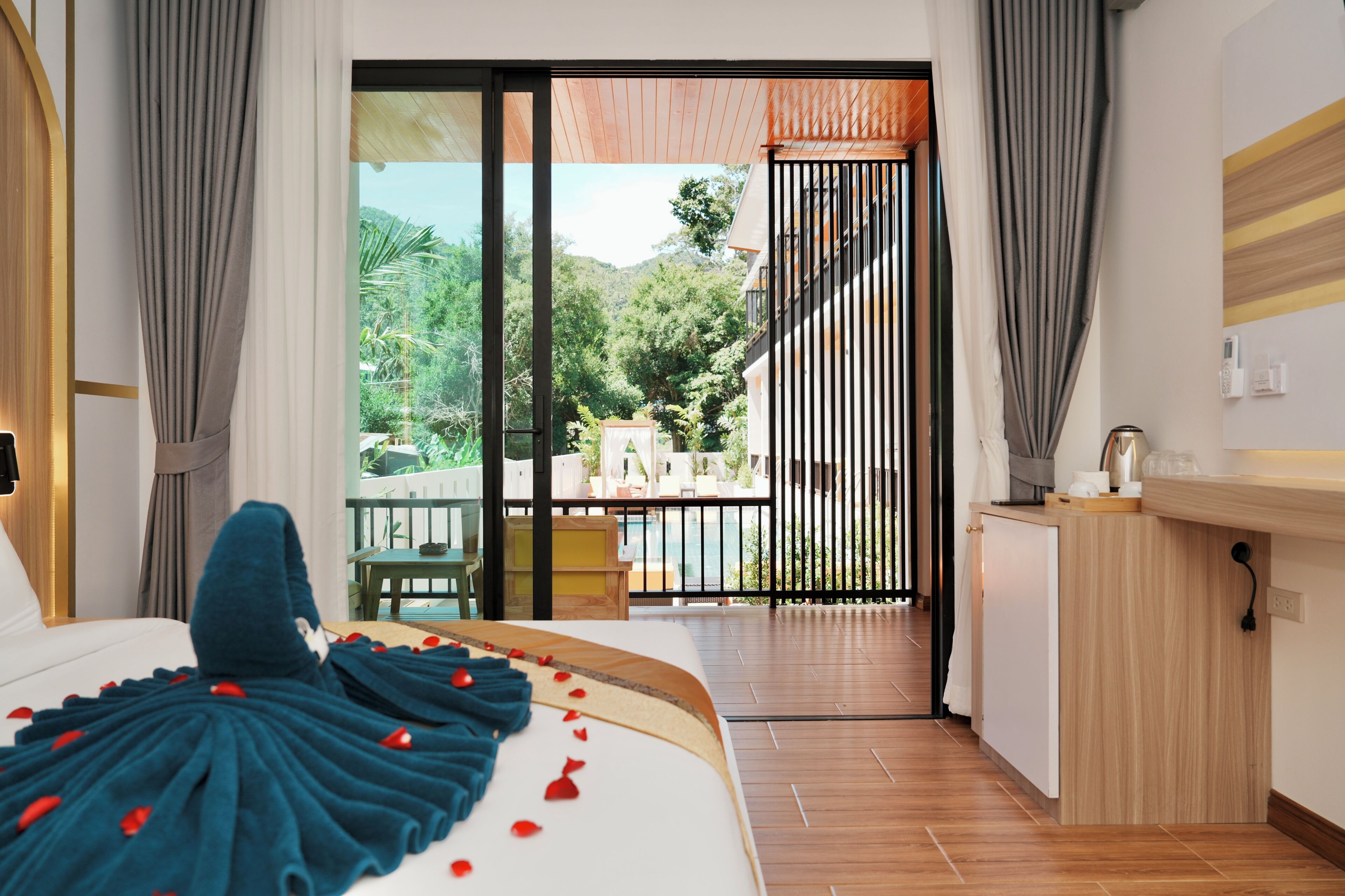 슈피리어룸, 수영장 전망 | 무료 WiFi