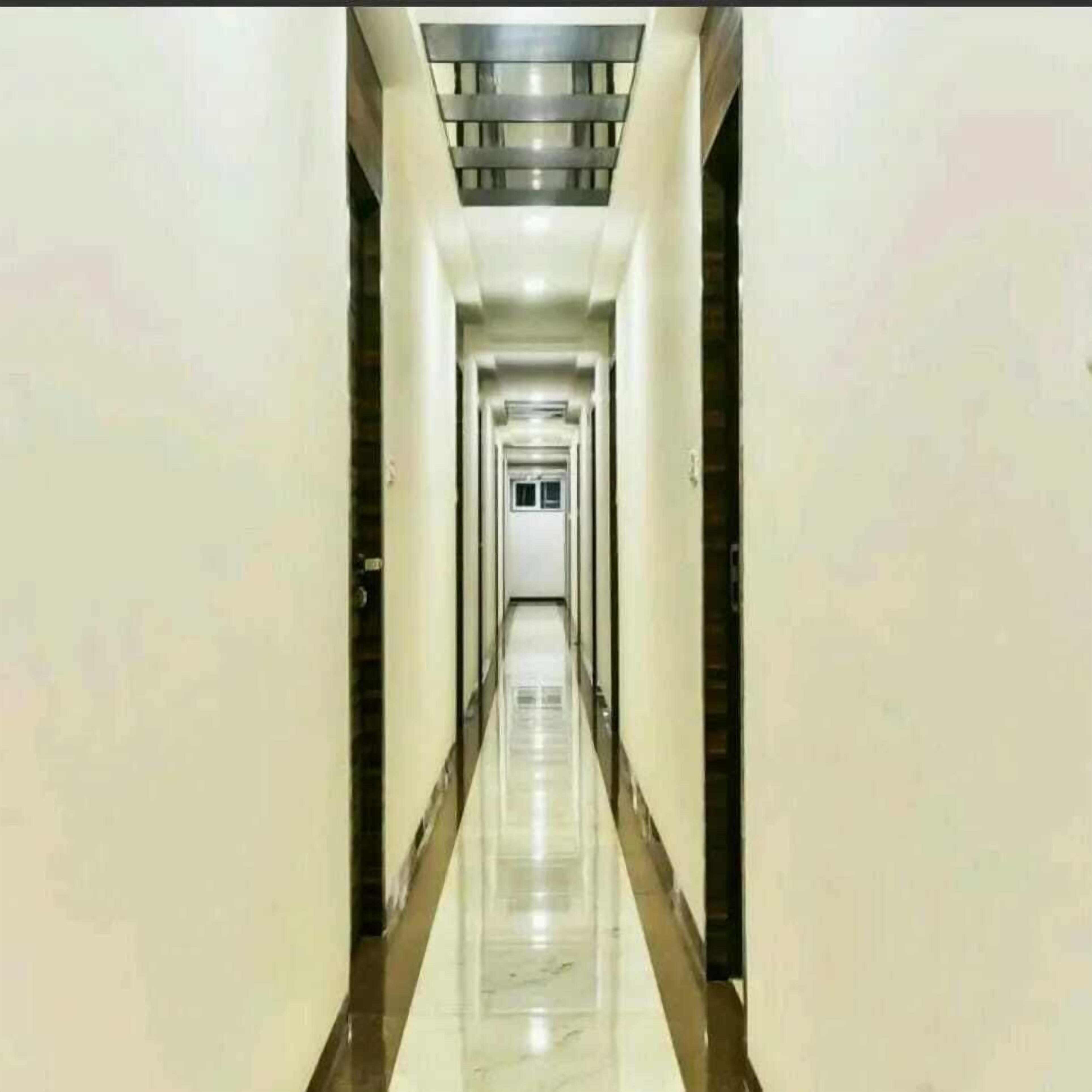 办公桌、笔记本电脑工作区、隔音、免费 WiFi