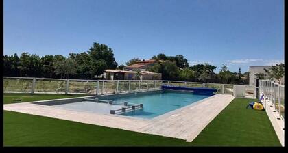Family Home With Pool Near Beach
