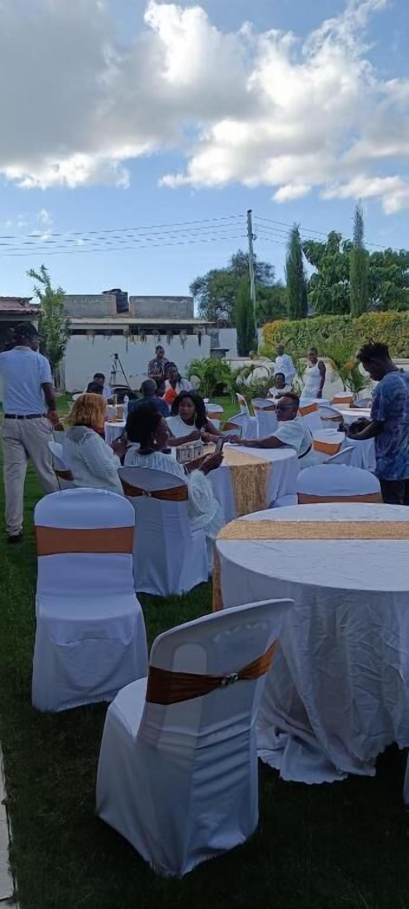 พื้นที่จัดเลี้ยงกลางแจ้ง