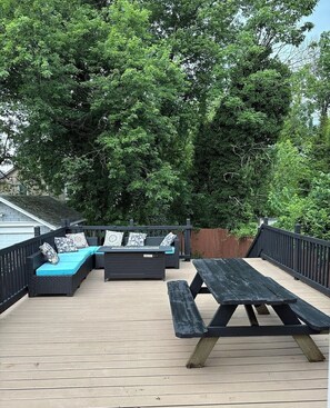 Hus, hageutsikt | Terrasse/patio