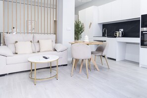 TV - Favara Suites B by Concept Flats (Valencia)