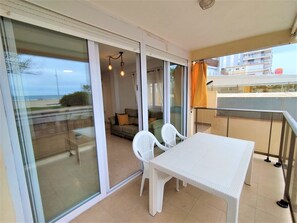 Outdoor dining - Girasol by Concept Flats (Gandia)