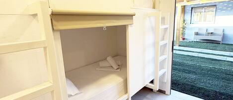 1 dormitorio y ropa de cama