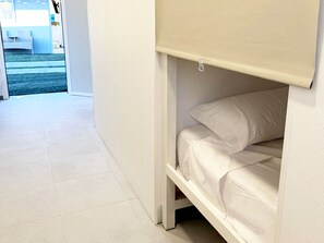 1 dormitorio y ropa de cama