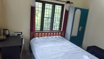 4 habitaciones, tabla de planchar con plancha, internet y ropa de cama