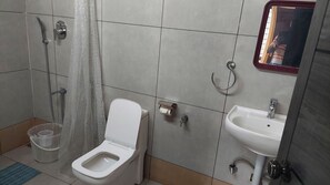 Hårtørrer, håndklæder, Sæbe, Toiletpapir