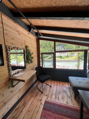Basic Room, River View | Free WiFi