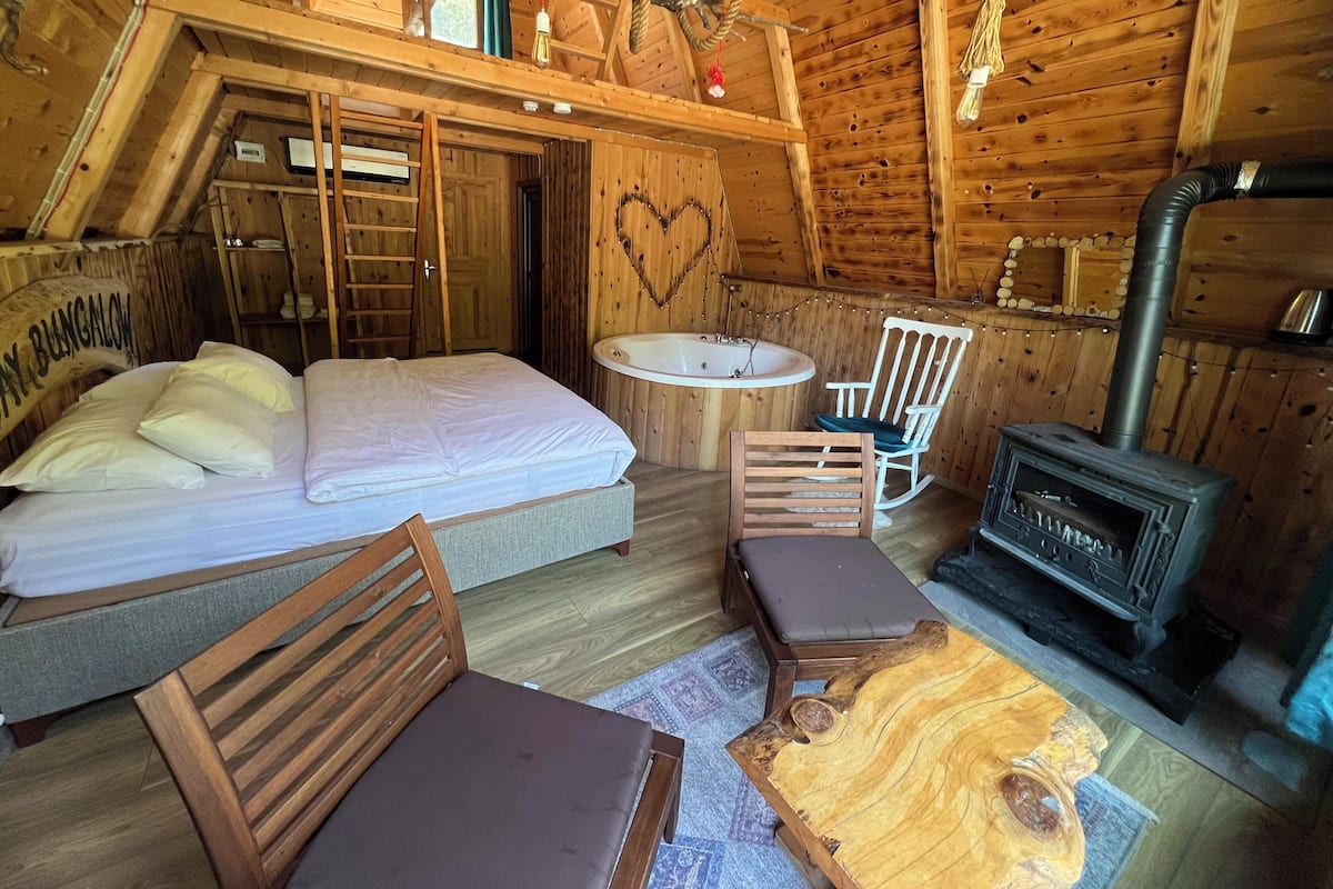 Comfort Bungalow, River View | Free WiFi
