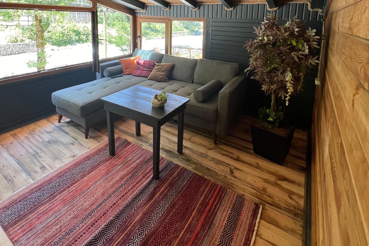 Basic Room, River View | Free WiFi