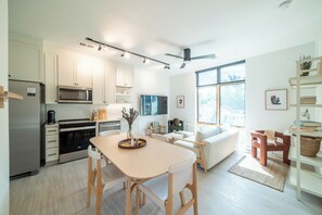 Junior Suite, Non Smoking | Private kitchen