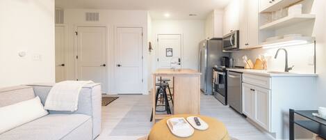 Phòng Suite, 1 giường cỡ queen, không hút thuốc | Khu phòng khách