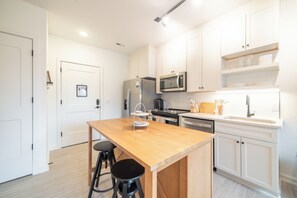 Suite, 1 Queen Bed, Non Smoking | Private kitchen - Inkwell (Charlotte)