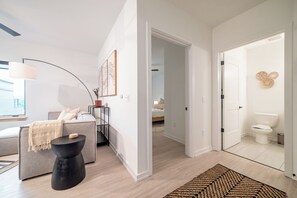 Suite, 1 grand lit, non-fumeur | Salle de bain