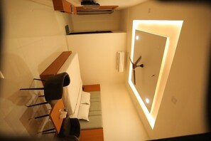 Schallisolierte Zimmer, Bügeleisen/Bügelbrett