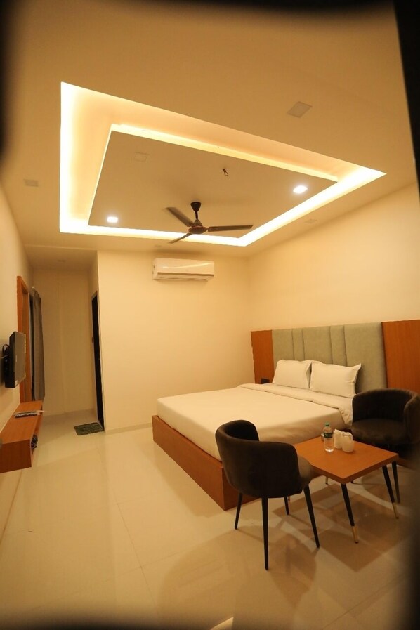 Soundproofing, iron/ironing board - Hotel Pride of Chittor (Chittorgarh)