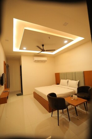 Soundproofing, iron/ironing board - Hotel Pride of Chittor (Chittorgarh)