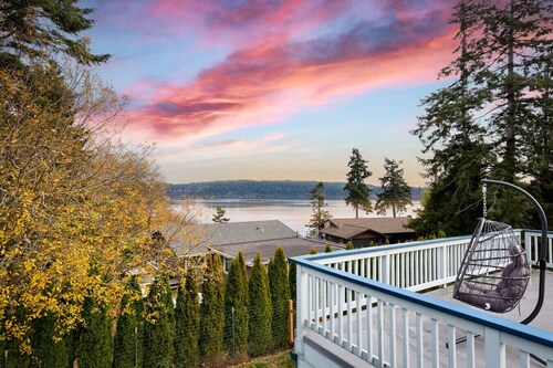 2b1b Unit @Whidbey Island w/ Game Room + Hot Tub