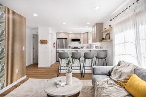 テレビ、書斎 / ワークスペース