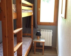 2 habitaciones y cuna de viaje