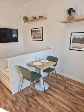Dining - Studio 2 - Apartments at the castle (Oberschleißheim)