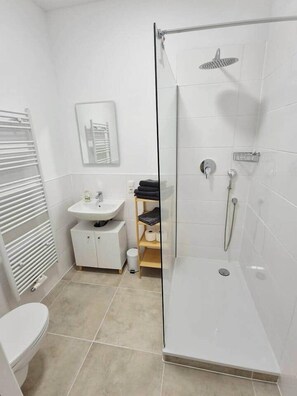 Hair dryer, towels, soap, toilet paper - Studio 2 - Apartments at the castle (Oberschleißheim)