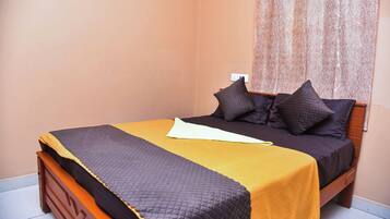 Deluxe Double Room | Egyptian cotton sheets, premium bedding, free WiFi