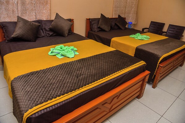 Egyptian cotton sheets, premium bedding, free WiFi