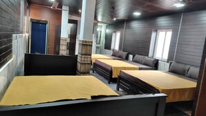 Ảnh chưa phân loại, 3 trong số 28 ảnh, nút