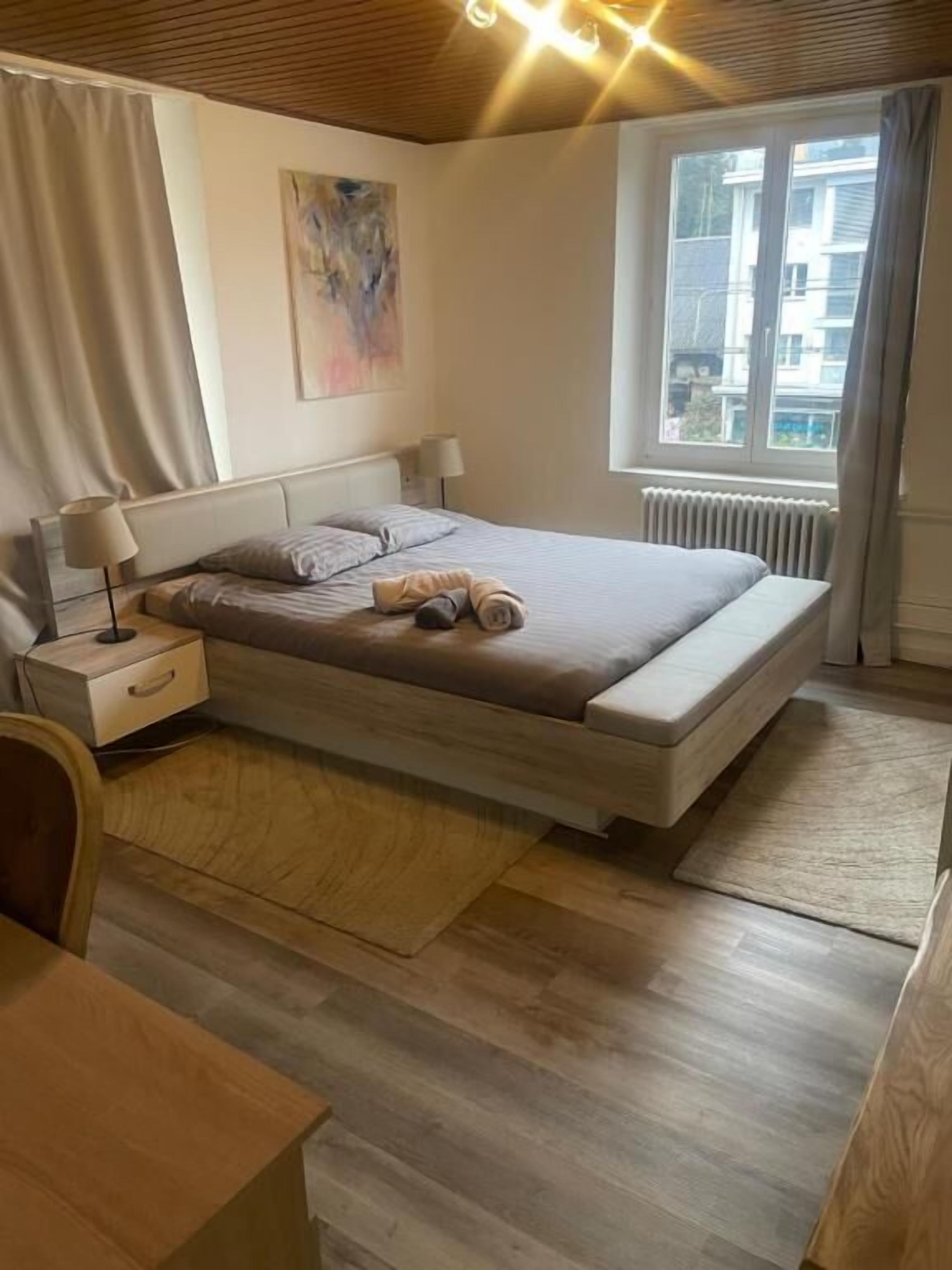 Desk, laptop workspace, iron/ironing board, free WiFi