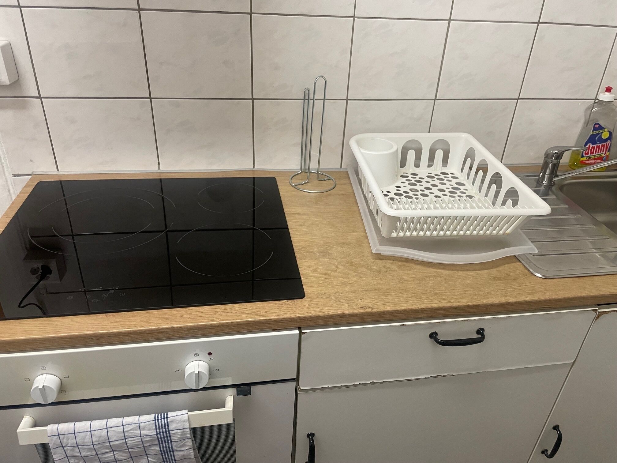 Fridge, microwave, stovetop, cookware/dishes/utensils