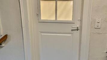 Apartment, 2 Bedrooms, Non Smoking, City View | Interior