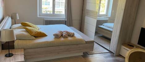 Desk, laptop workspace, iron/ironing board, free WiFi