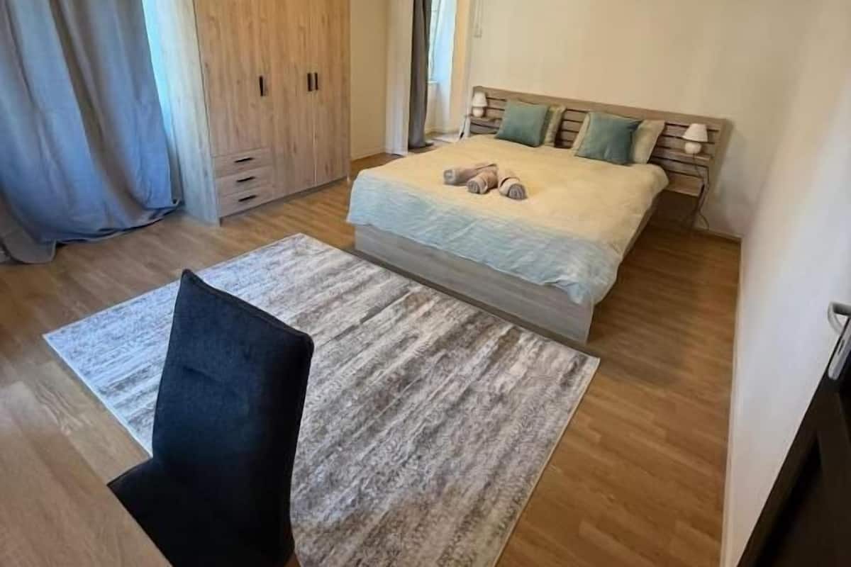 Deluxe Double Room, Garden View | Desk, laptop workspace, iron/ironing board, free WiFi