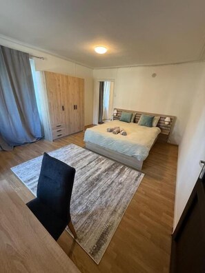 Deluxe Double Room, Garden View | Desk, laptop workspace, iron/ironing board, free WiFi - BLISS Basel Residence (Binningen)