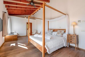 5 habitaciones, tabla de planchar con plancha, wifi y ropa de cama 