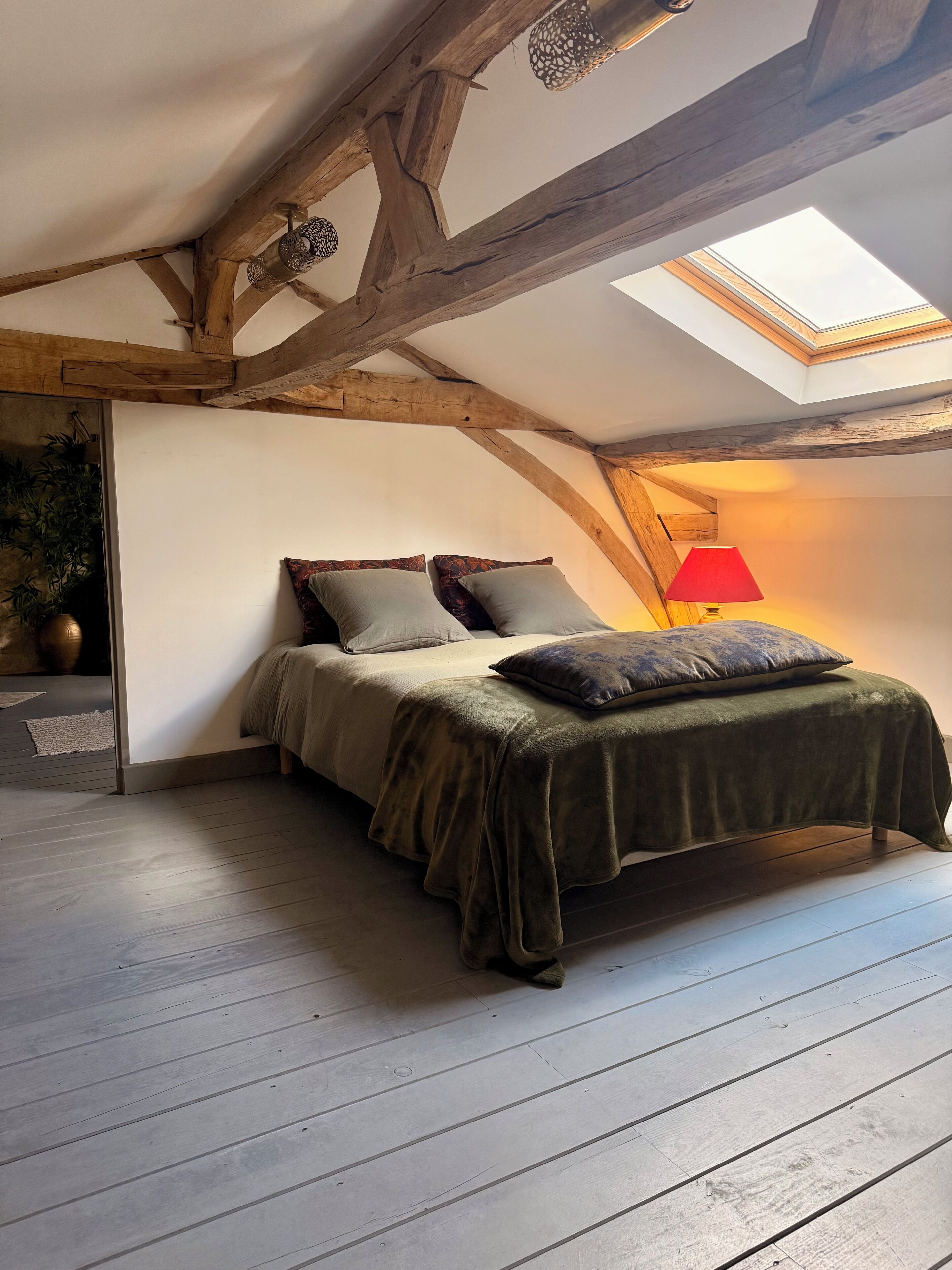 4 chambres, fer et planche à repasser, Wi-Fi, draps fournis