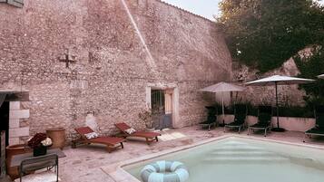 Piscine extérieure, piscine chauffée