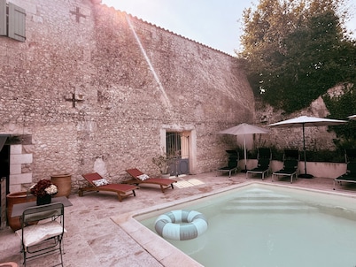 Grand Gîte 11 couchages LE PATIO BLEU aux portes d'AUBETERRE/DRONNE