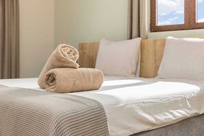 2 bedrooms, WiFi, bed sheets